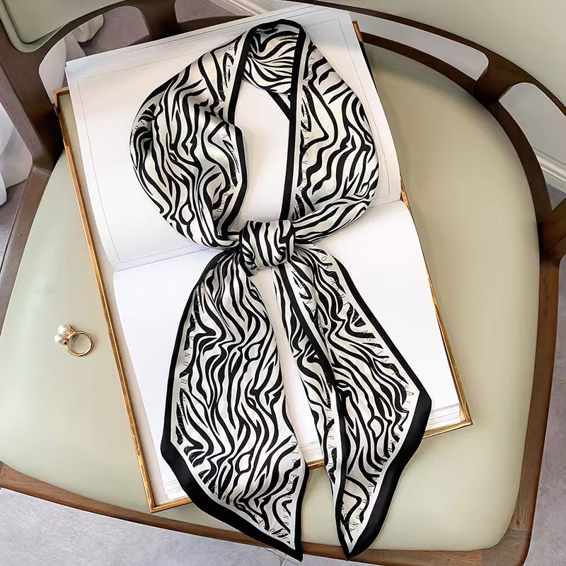 Foulard carré de luxe en soie  - Luxury Bags China avis et prix
