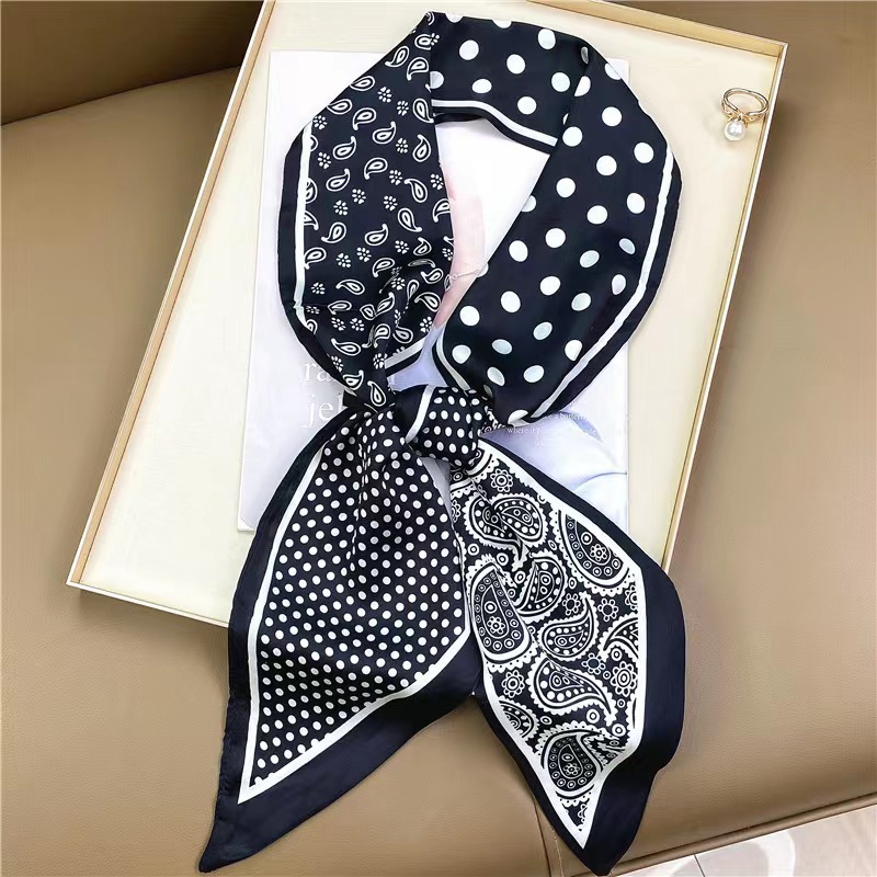 Foulard carré de luxe en soie  - Luxury Bags China avis et prix