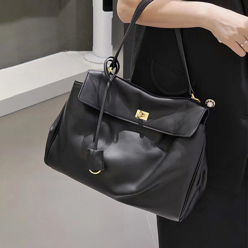 Sac à bandoulière en cuir de v - Luxury Bags Sale avis et prix