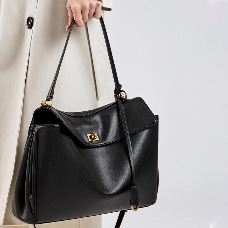 Sac à bandoulière en cuir de v - Luxury Bags Sale avis et prix