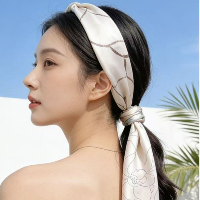 Foulard carré de luxe en soie  - Luxury Bags China avis et prix