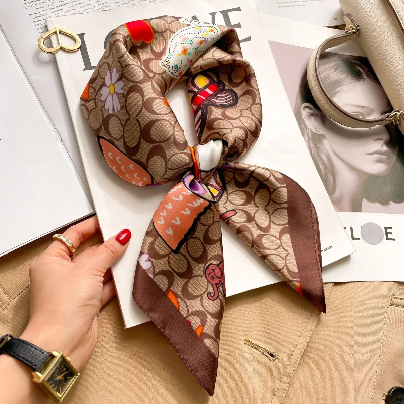 Foulard carré de luxe en soie  - Luxury Bags China avis et prix