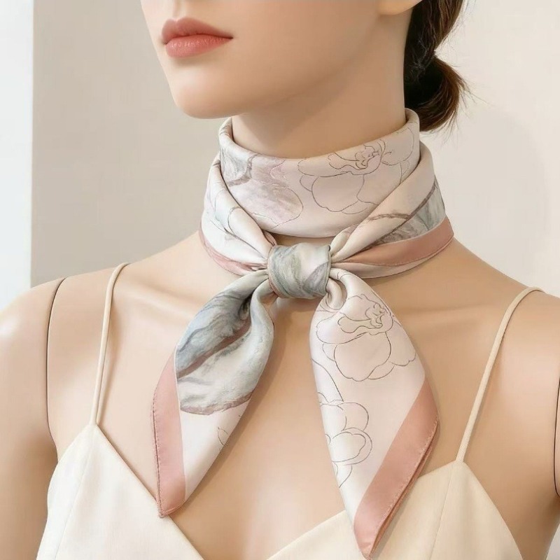 Foulard carré de luxe en soie  - Luxury Bags China avis et prix